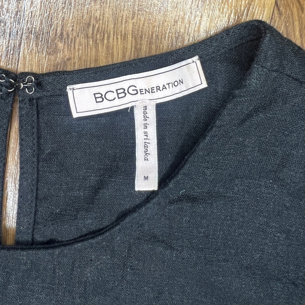 BCBGeneration Black Linen Blend Pompom Trim
Sleeveless Top size M - Picture 5 of 6
